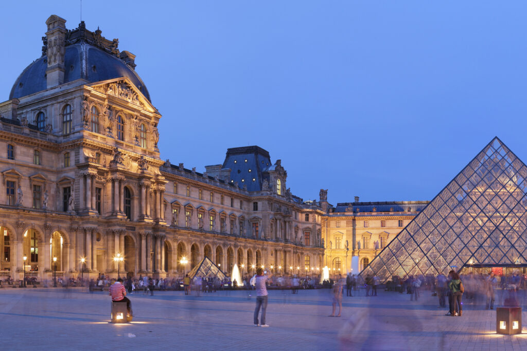 louvre museum paris